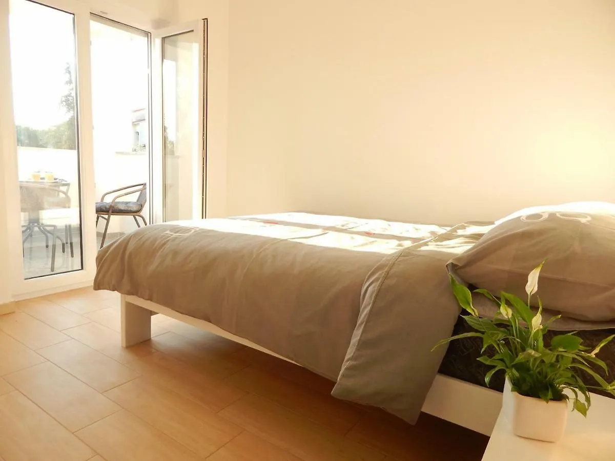 *** Guest house Apartments Mira Pula Croatia
