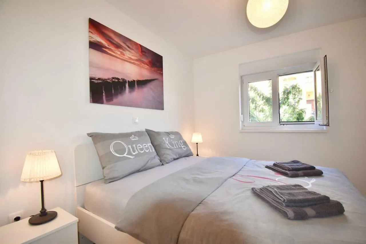 Apartments Mira Pula 3*,  Croatia