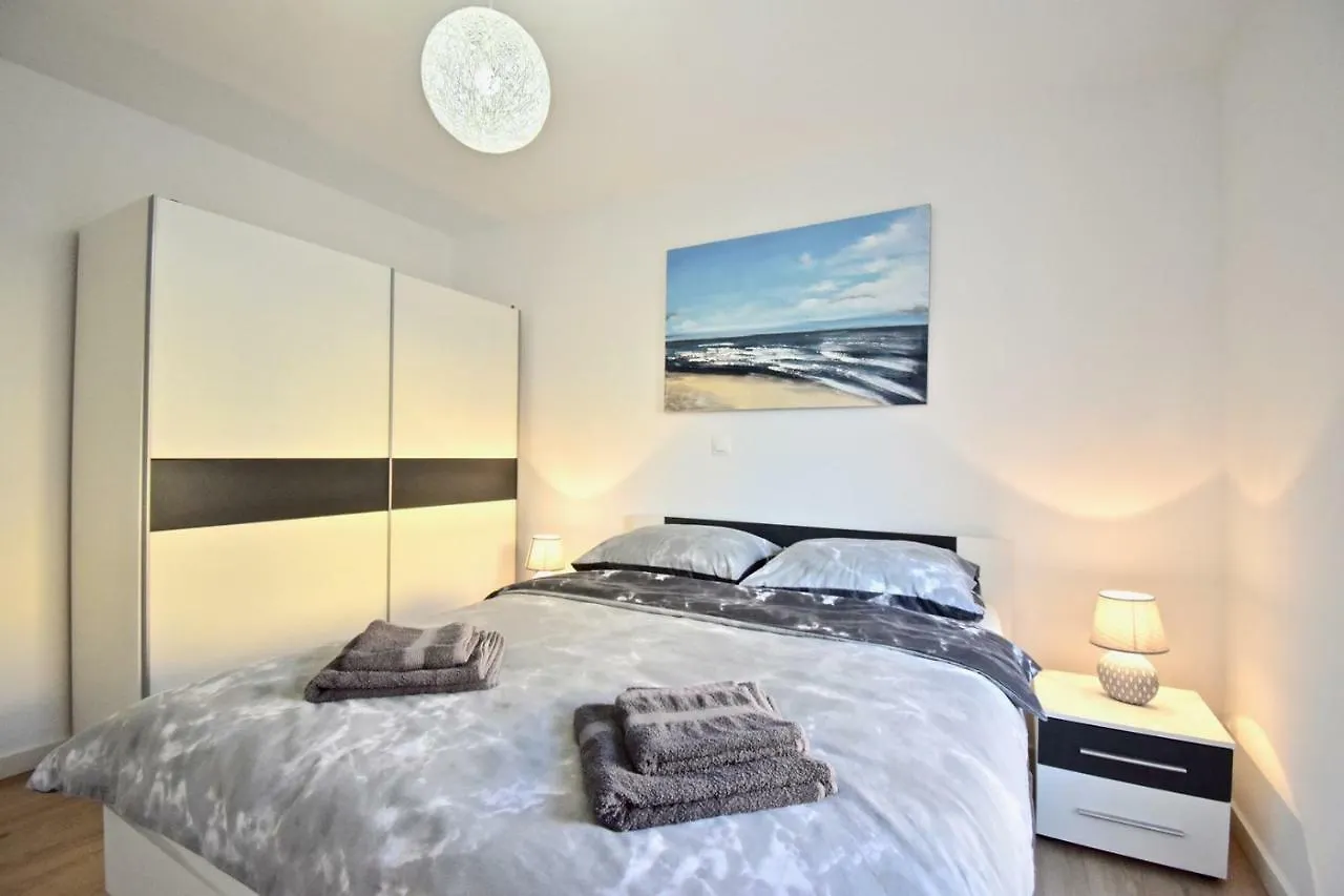 Guest house Apartments Mira Pula