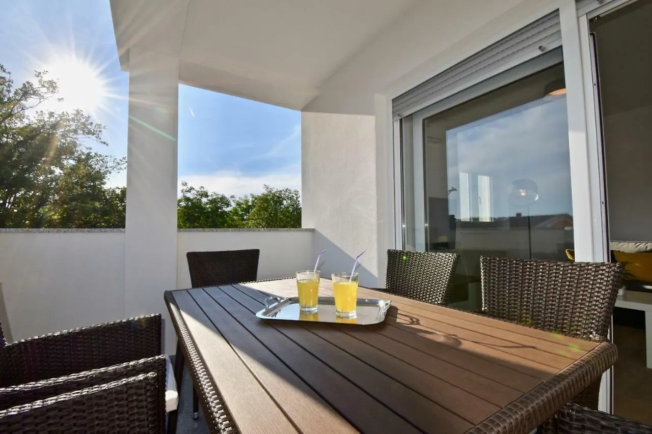 Guest house Apartments Mira Pula
